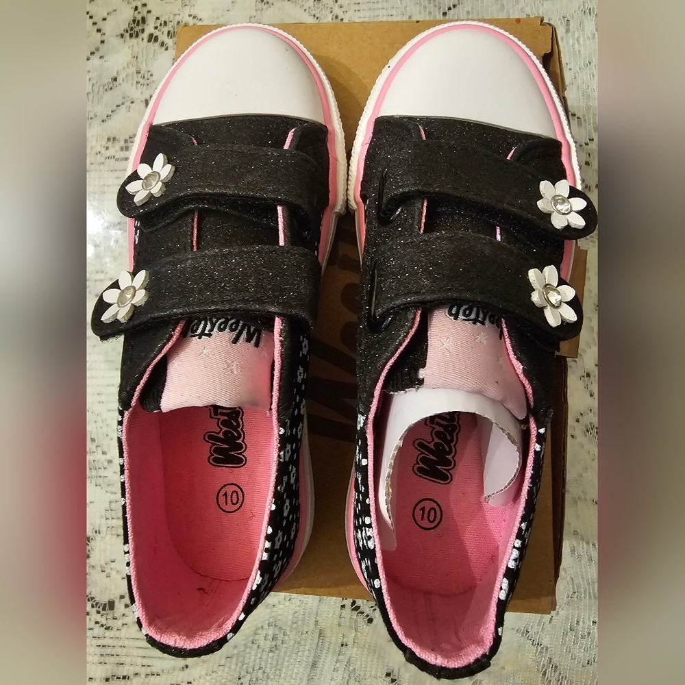 Weestep velcro Toddler Girls Brand New Shoes, Size 10, Black and white, shimmery